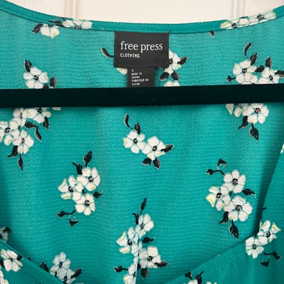 Floral blouse - Picture 3 of 3